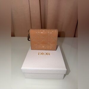Christian Dior Mini Lady Dior Gardenia Wallet in Dusty Rose leather color